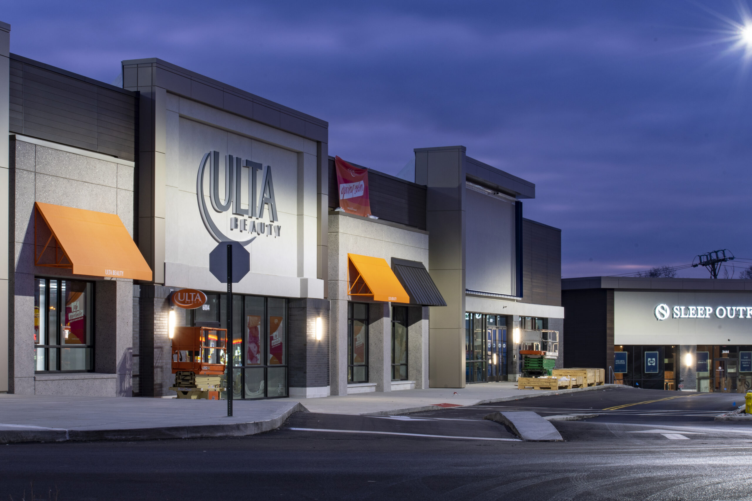 Western Hills Plaza Cintech Construction